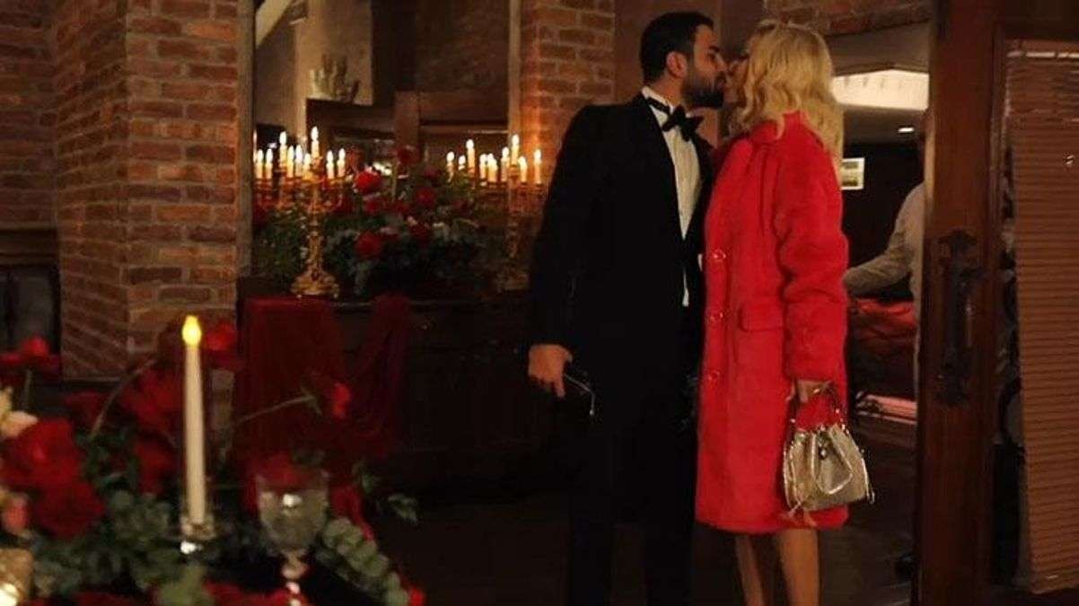 Seda Sayan, yıldönümü kutlamasında eşi Çağlar Ökten’i öpücüklere boğdu