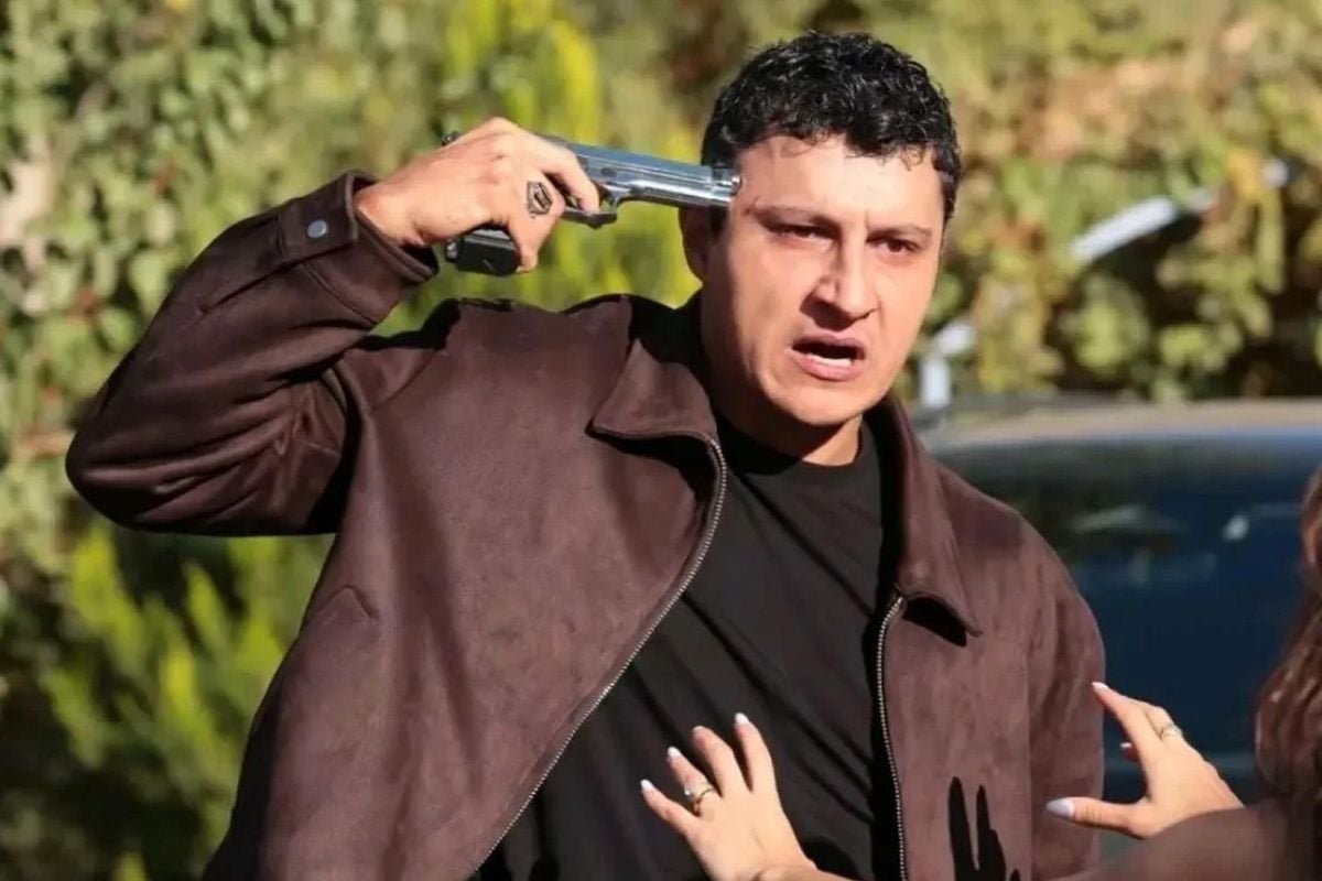 Uzak Şehir setinde büyük sürpriz: Alper Çankaya, rol arkadaşı ile aşk yaşıyor